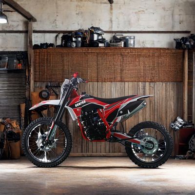 CE Approved 250cc Motocross Bike with Aluminium Rim Tyres and International Gear Shift